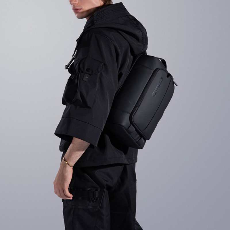 Men’s Large Capacity Splash Proof Crossbody Bag