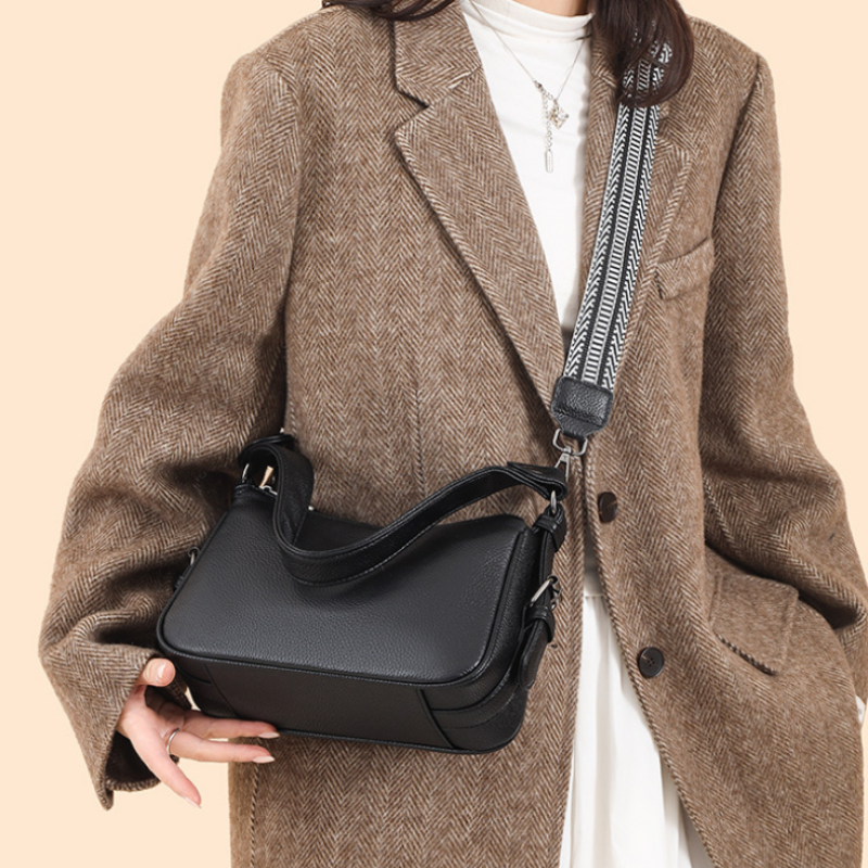 Retro Minimalist Shoulder Bag